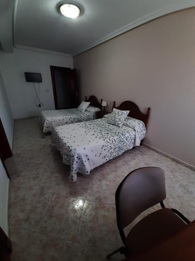Hostal Restaurante El Abad Abadia Exterior photo