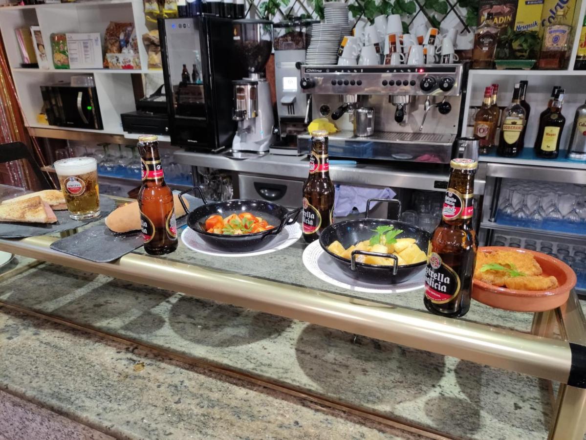 Hostal Restaurante El Abad Abadia Exterior photo